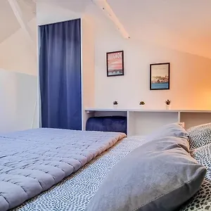 le-studio-de-vera-wifi-intra-muros-of-avignon-1-bedroom-3-pers.fr-provencehotel.com/
